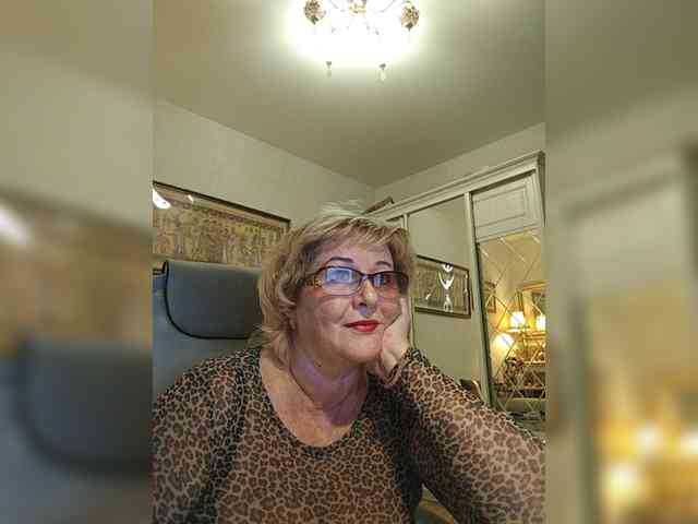 KarinkaSweet webcam
