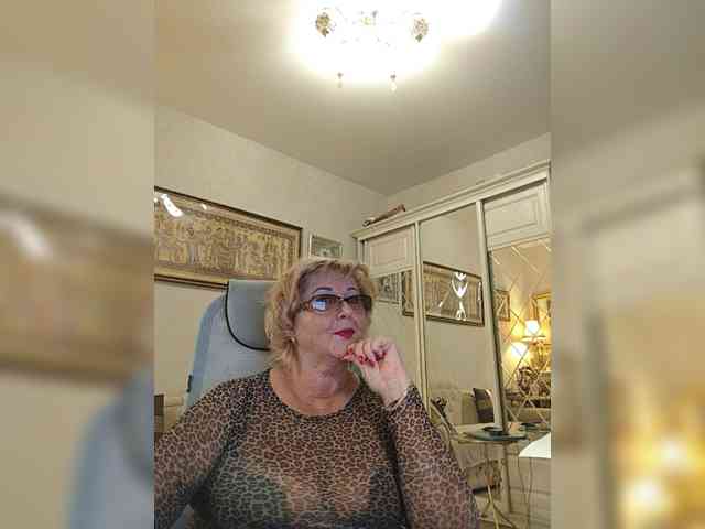 KarinkaSweet webcam
