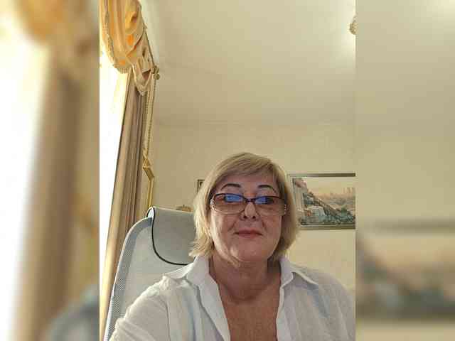 KarinkaSweet webcam