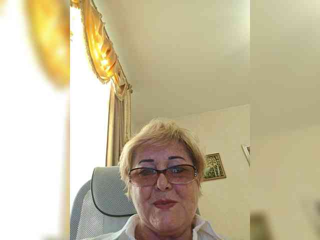 KarinkaSweet webcam