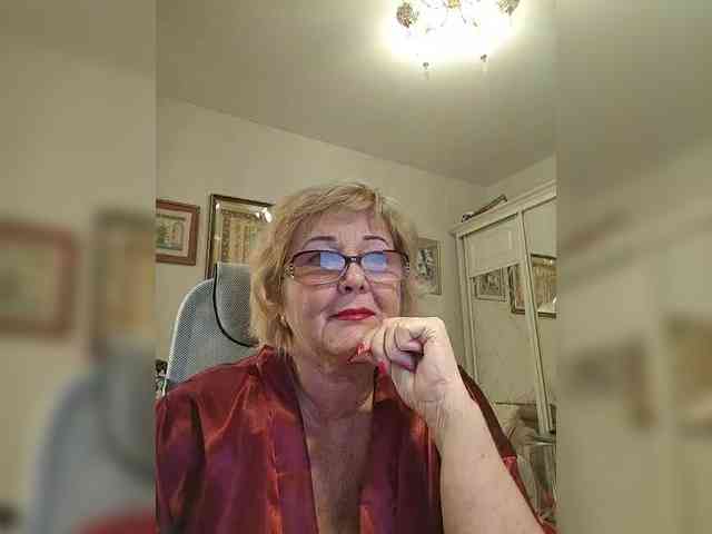 KarinkaSweet webcam