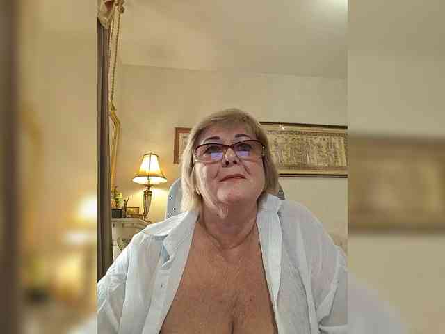 KarinkaSweet webcam