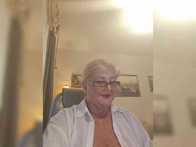 KarinkaSweet webcam