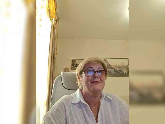 KarinkaSweet webcam