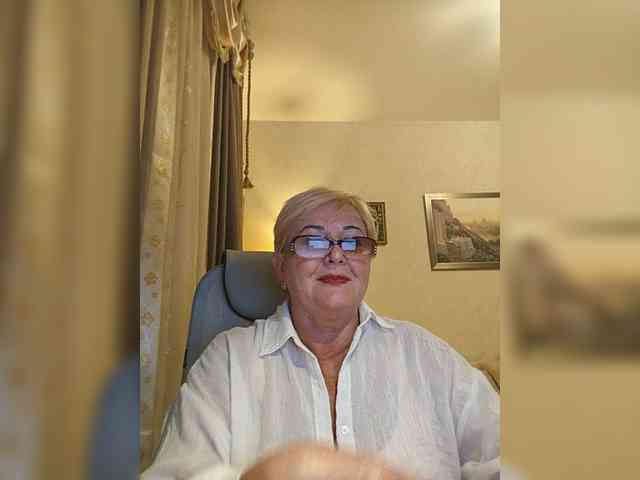 KarinkaSweet webcam