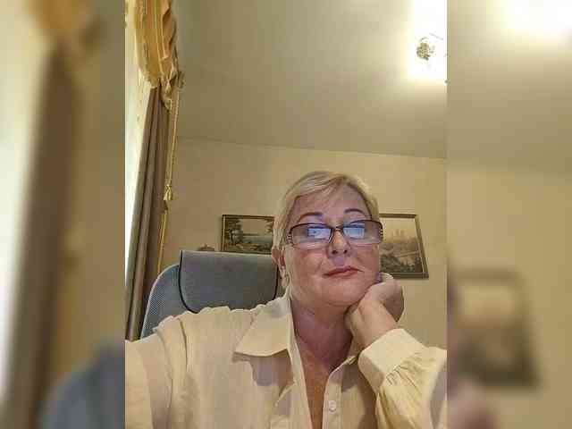 KarinkaSweet webcam