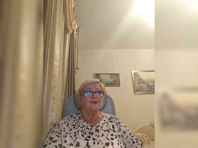 KarinkaSweet webcam