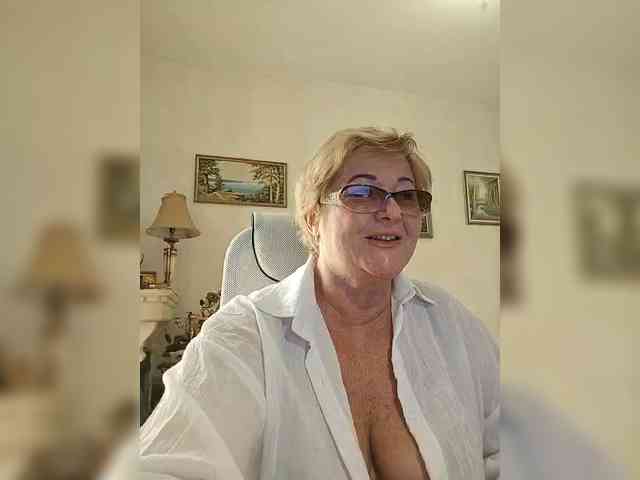 KarinkaSweet webcam