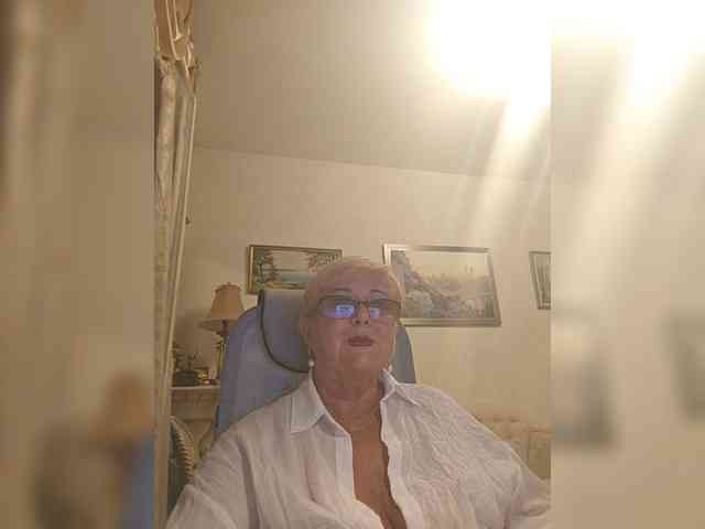 KarinkaSweet webcam
