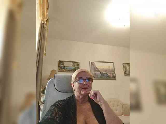 KarinkaSweet webcam