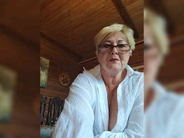 KarinkaSweet webcam