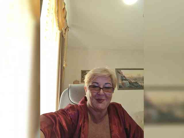 KarinkaSweet webcam