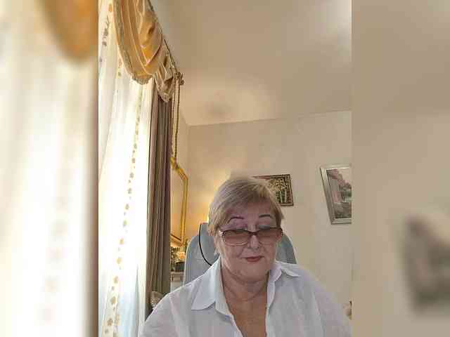 KarinkaSweet webcam