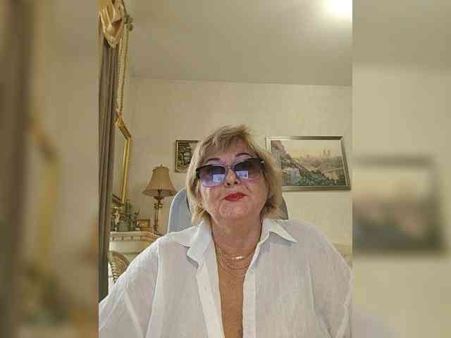 KarinkaSweet webcam