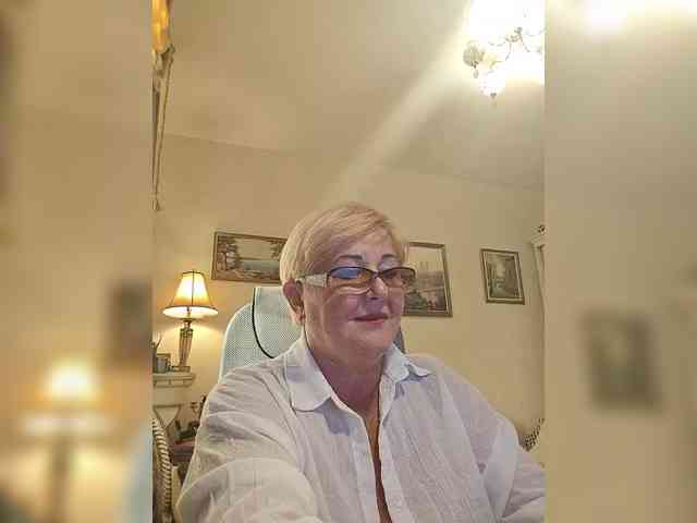 KarinkaSweet webcam
