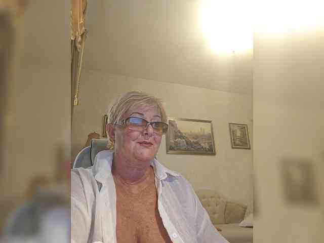 KarinkaSweet webcam