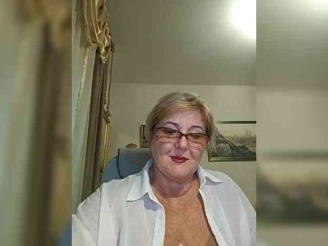 KarinkaSweet webcam
