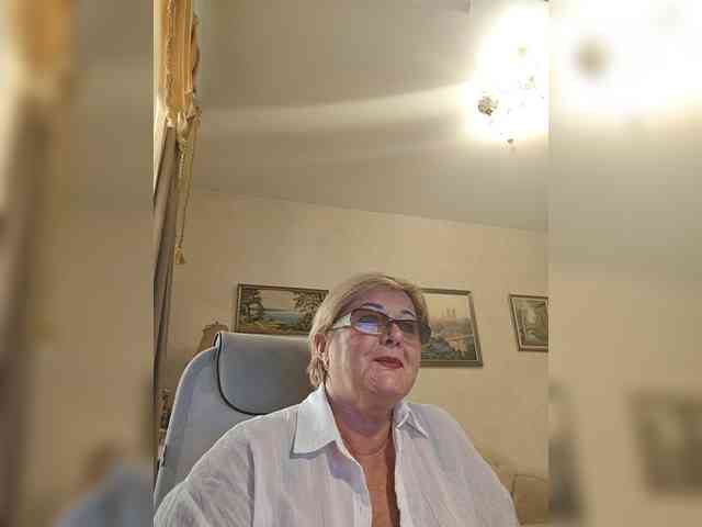 KarinkaSweet webcam