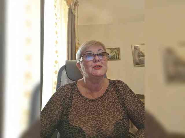 KarinkaSweet webcam