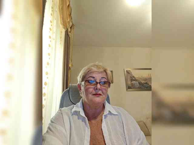 KarinkaSweet webcam
