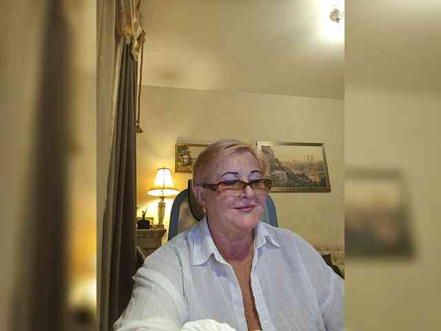 KarinkaSweet webcam