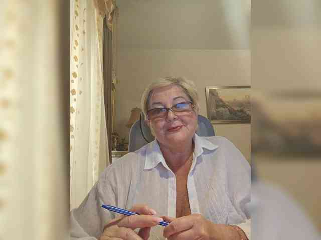 KarinkaSweet webcam