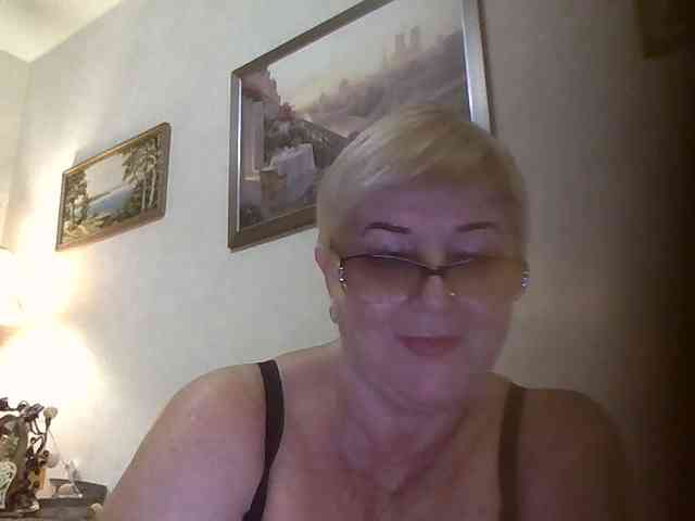 KarinkaSweet webcam