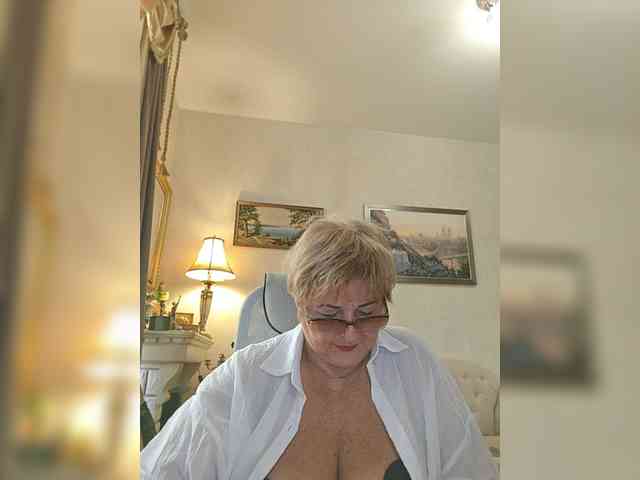 KarinkaSweet webcam