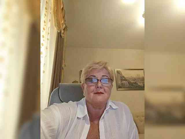 KarinkaSweet webcam