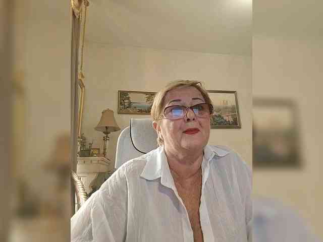 KarinkaSweet webcam