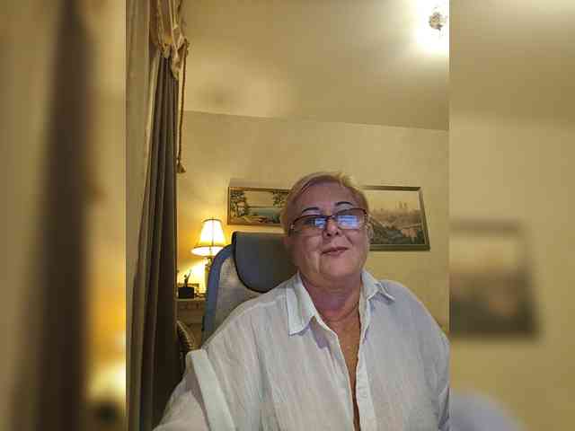 KarinkaSweet webcam