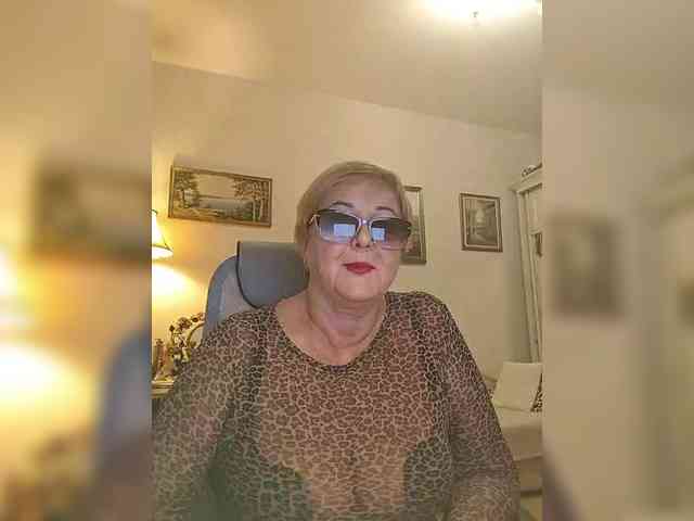 KarinkaSweet webcam
