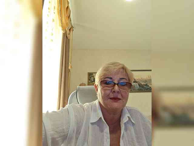 KarinkaSweet webcam
