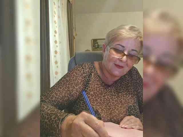 KarinkaSweet webcam