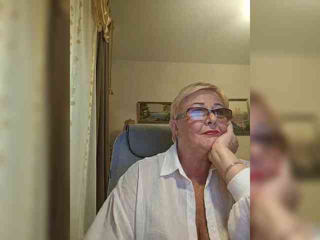 KarinkaSweet webcam
