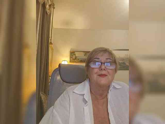 KarinkaSweet webcam