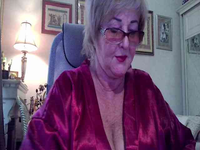 KarinkaSweet webcam