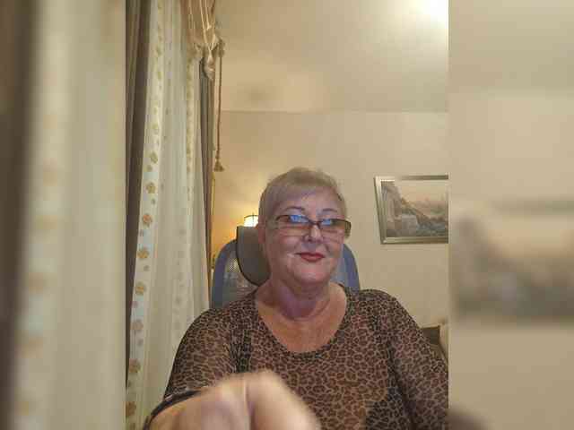 KarinkaSweet webcam