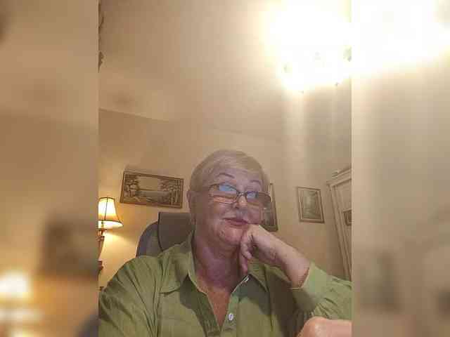 KarinkaSweet webcam