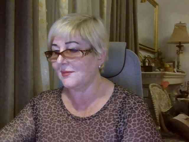 KarinkaSweet webcam