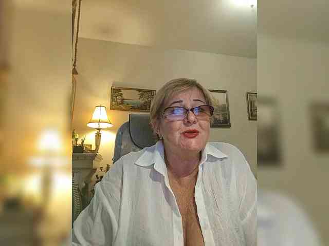KarinkaSweet webcam