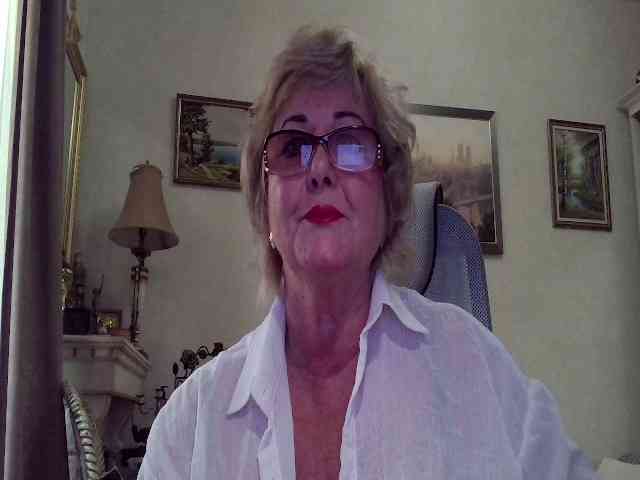 KarinkaSweet webcam