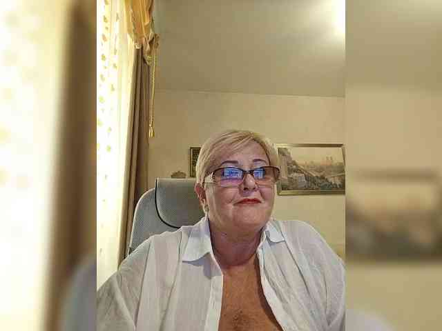 KarinkaSweet webcam