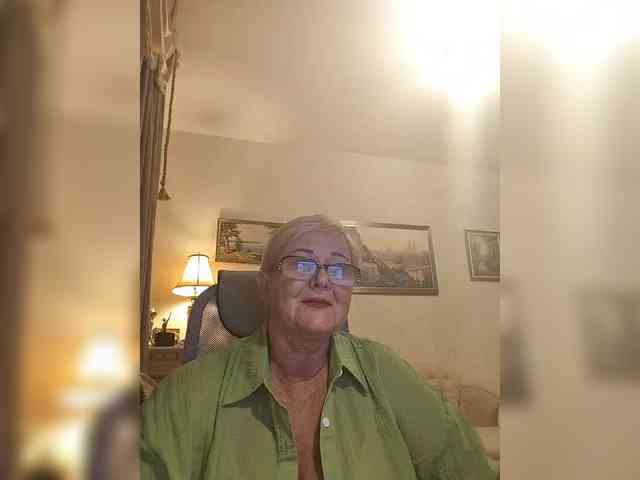 KarinkaSweet webcam