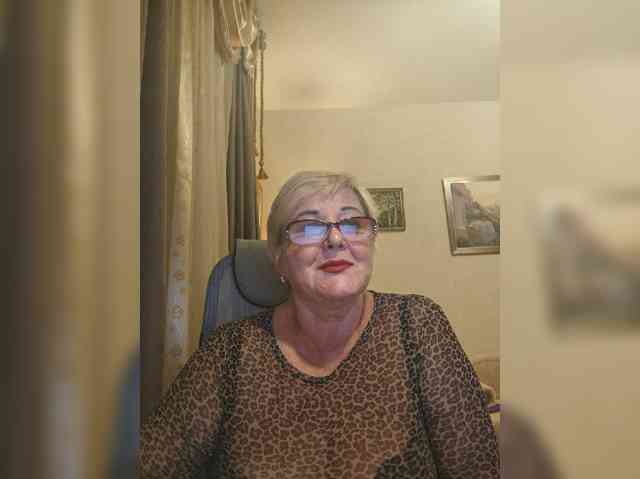 KarinkaSweet webcam