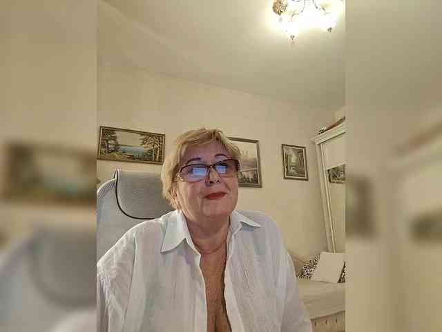 KarinkaSweet webcam