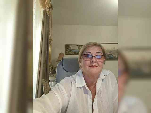 KarinkaSweet webcam