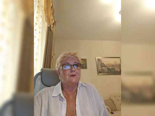 KarinkaSweet webcam