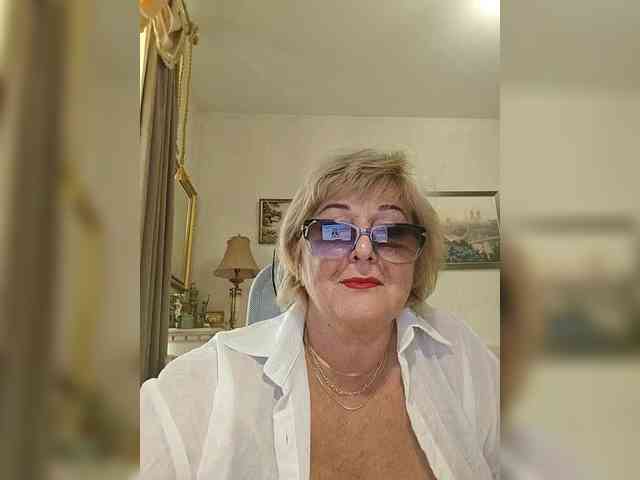 KarinkaSweet webcam