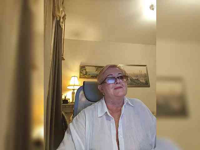 KarinkaSweet webcam